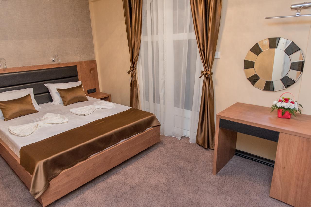 Crnogorska Kuca 4*