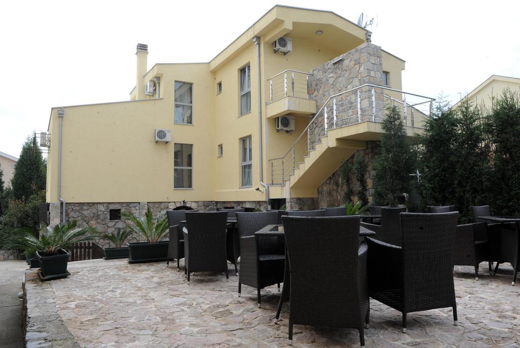 Crnogorska Kuca Podgorica